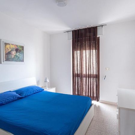 Appartamento A 150 M Dal Mare Climatizzato Con Bellissimo Patio Esterno Torre Pali Exterior photo